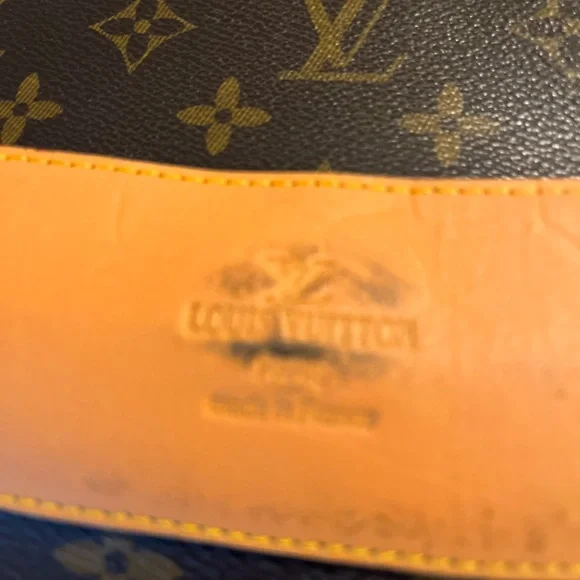 Authentic vintage Louis Vuitton rolling suitcase - Picture 7 of 16